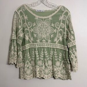 Ana & Rose Cream and Sage Embroidered Boho Top Size Large